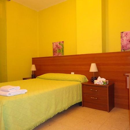 Hotel Pension Mode Lleida Chambre photo