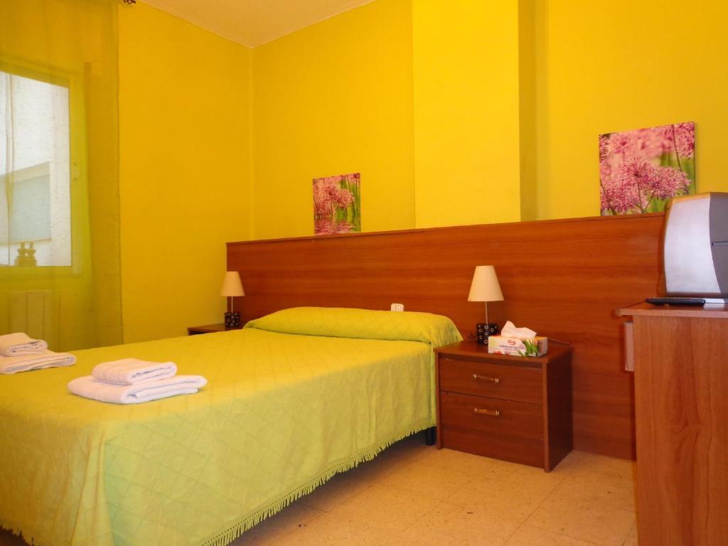 Hotel Pension Mode Lleida Chambre photo