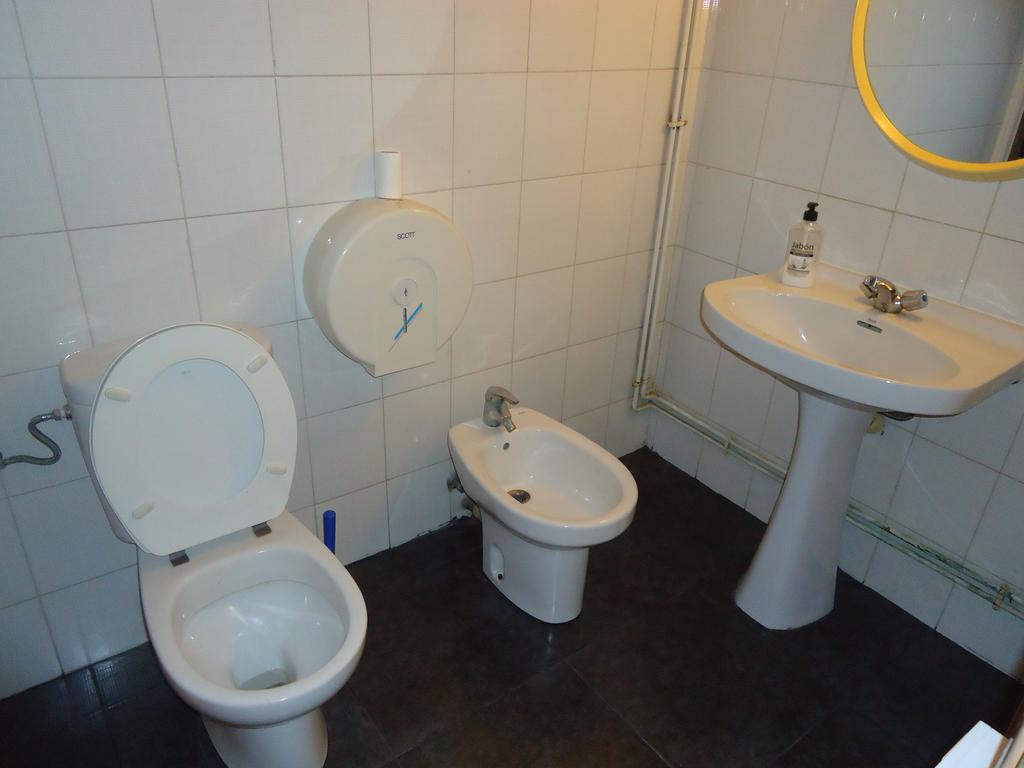 Hotel Pension Mode Lleida Extérieur photo